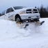 加拿大土豪级玩具，把汽车变成坦克，霸气冲撞雪墙