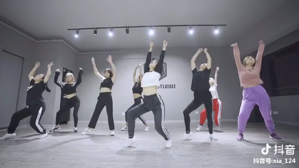 抖音火舞蹈合集（1）_哔哩哔哩_bilibili