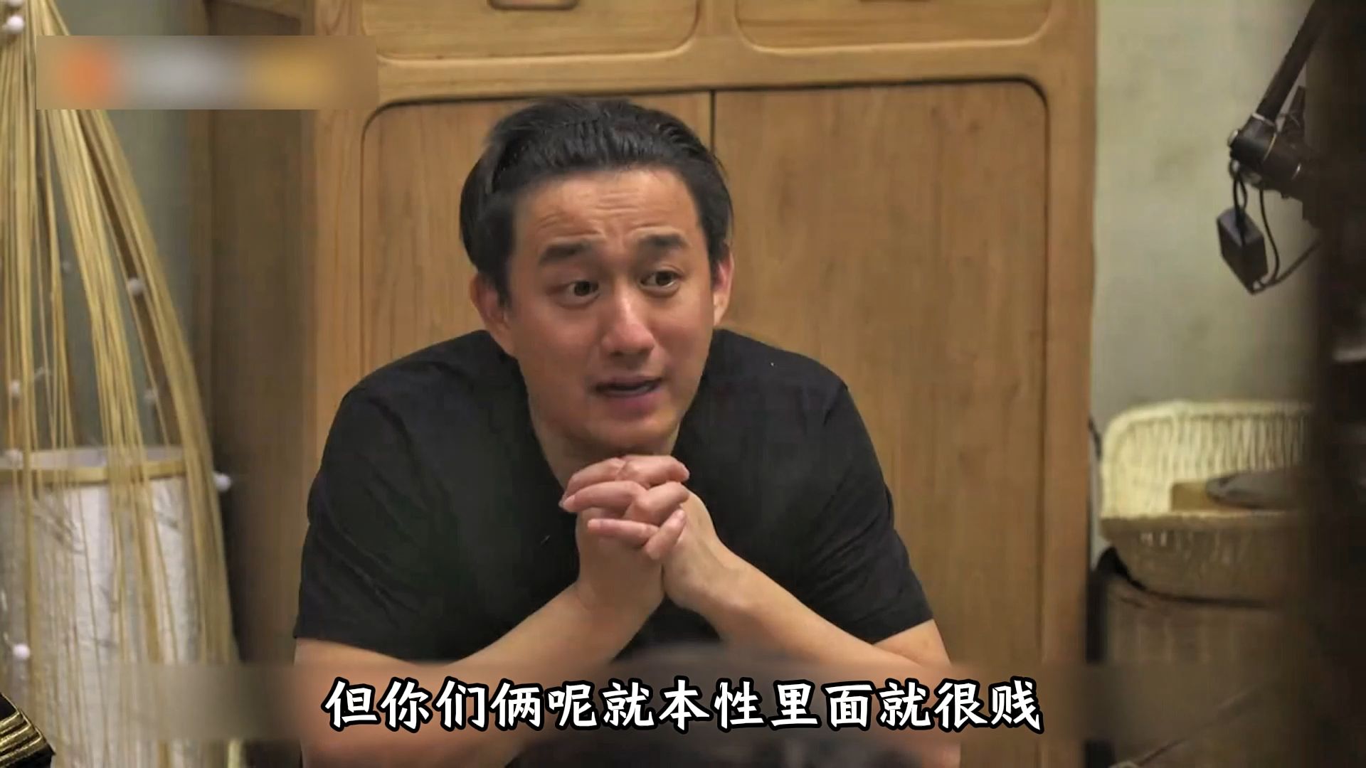 认狼了？自爆卡车