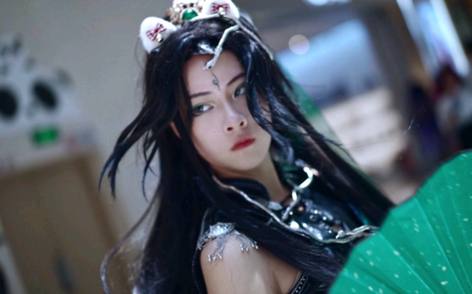 The world knows that the city of flowers for Xie Ren bright lights three thousand, but do not know that Qi Rong also had to provide five hundred lights.