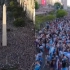 世界杯阿根廷进入决赛！球迷彻底狂欢，数万球迷涌上街头堪比过年