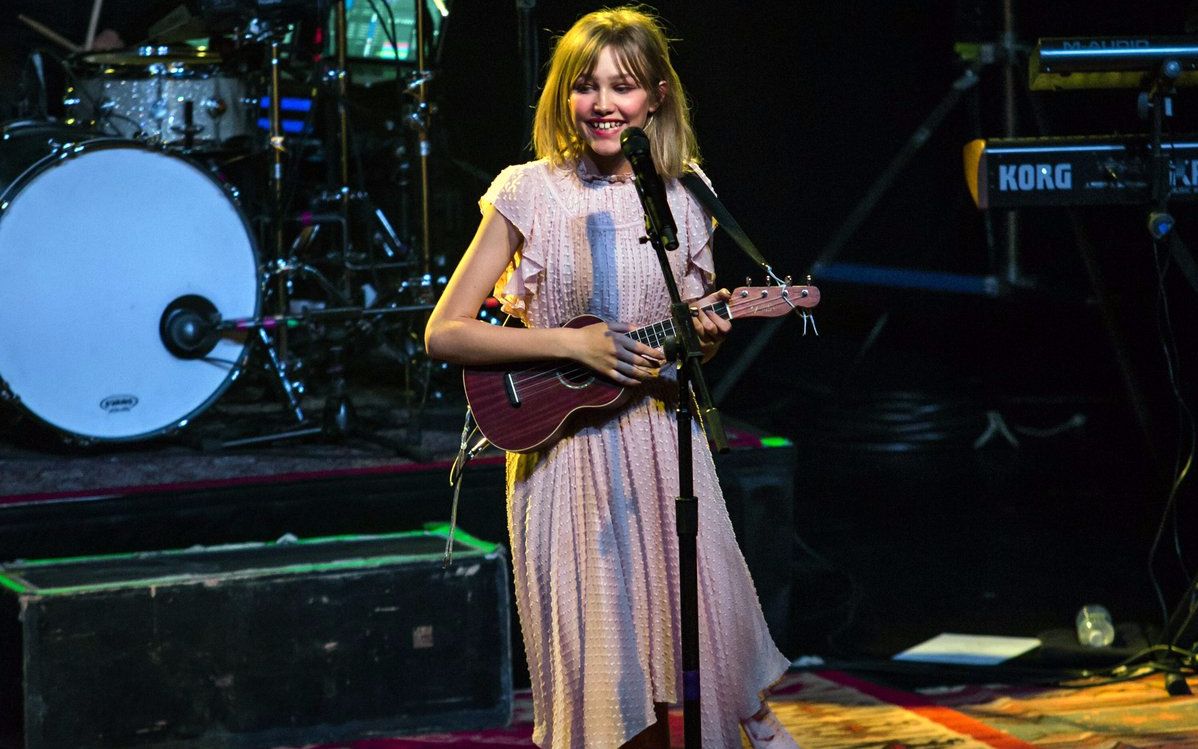 gracevanderwaalliveperformance