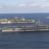 美国海军三艘“尼米兹”级核动力航空母舰编队航行，堪称灭国舰队。
