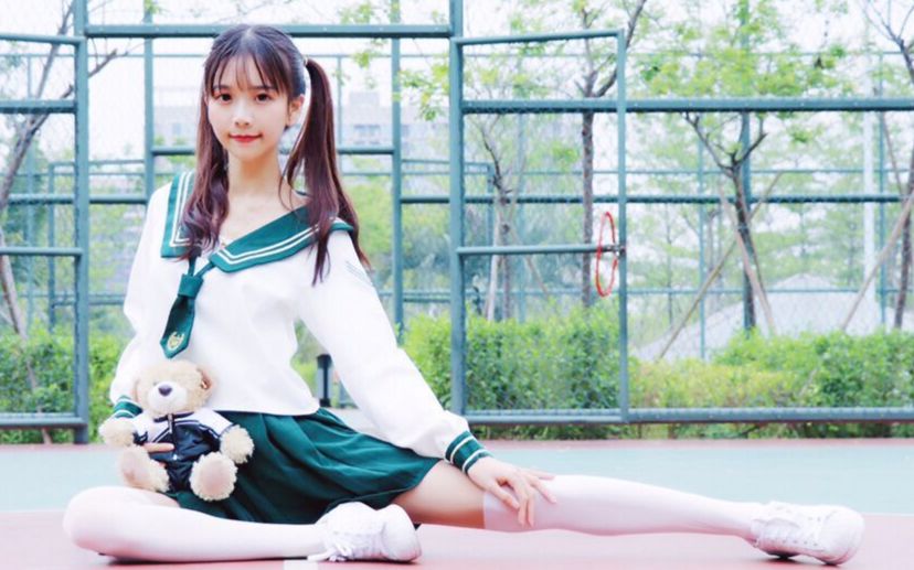 小唯萌主不要脱人家的水手服啦