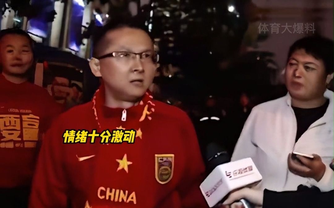 “一句退钱，包含了多少的青春与失望，一句中国加油，又包含多少的希望”