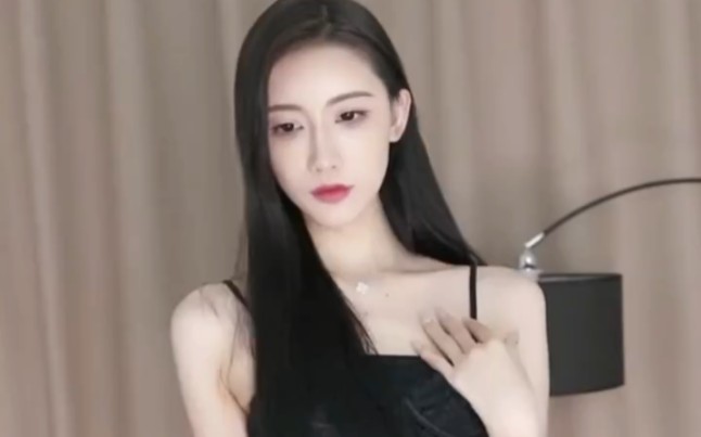 This should be the ideal type in every boy's heart when he's young.