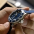 【时间观察室】不到¥8000的高颜值陶瓷圈GMT腕表 -- 开箱CW C60 GMT蓝盘