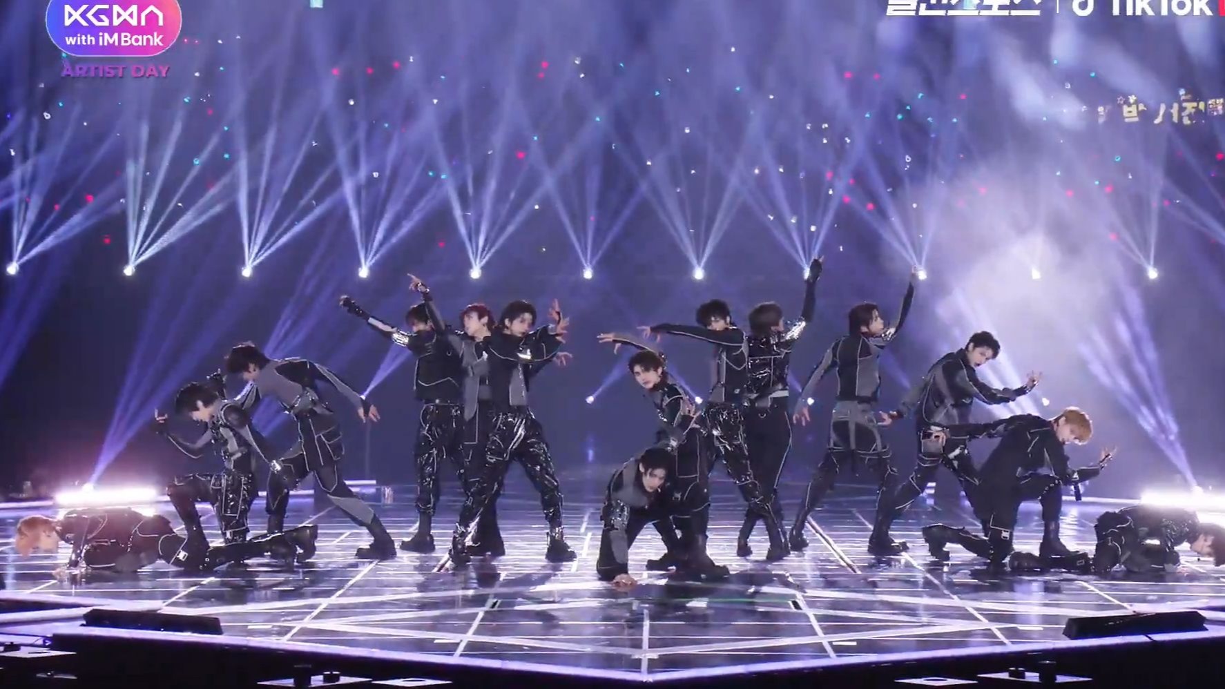 首上颁奖典礼舞台！SMTR25Cover 狼与美女 KGMA颁奖典礼舞台