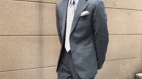 矮个子男生穿西装外套 047c1f78d0ef2934b42351f8624f303d8077015b.jpg@480w_270h_1c