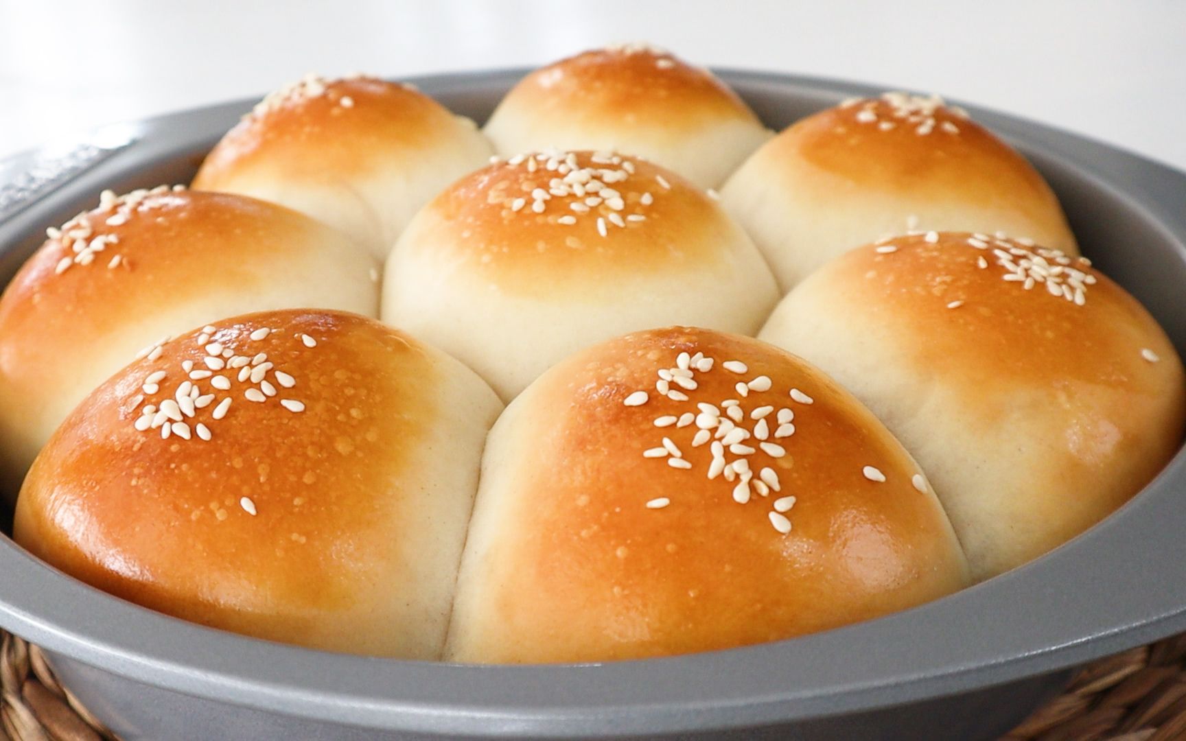 这样做面包太简单了！晚上准备早上烤！非常蓬松柔软的牛奶面包！ 简单的早餐面包