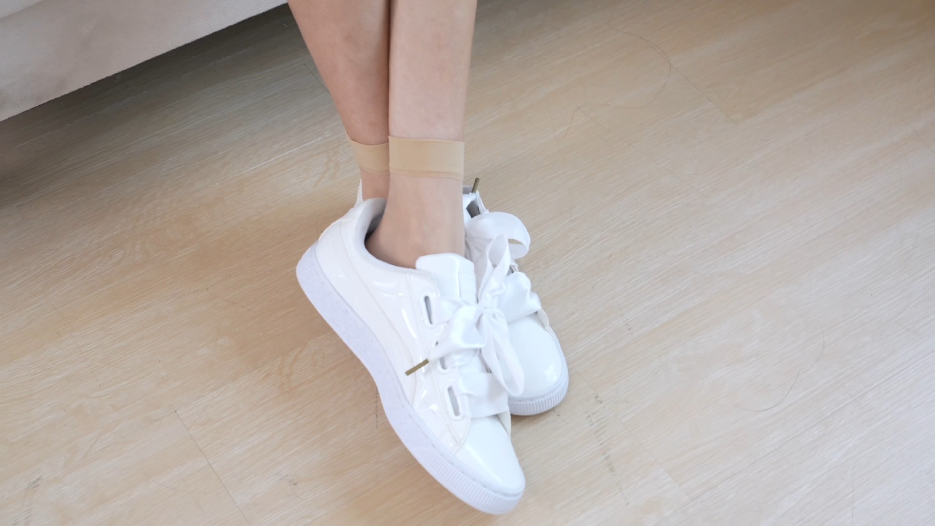 茯苓青春白色运动鞋