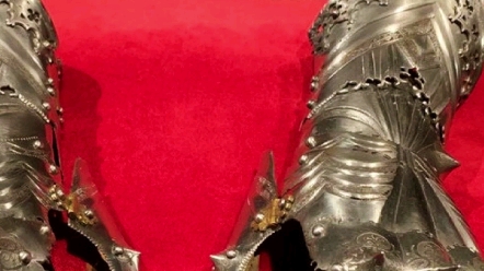 罗马帝国皇帝马克西米利安一世（1459-1519）的盔甲手套。古兵器收藏冷兵器龙泉刀剑宝剑大师唐刀汉剑甲胄盔甲铠甲板甲棉甲锁子甲