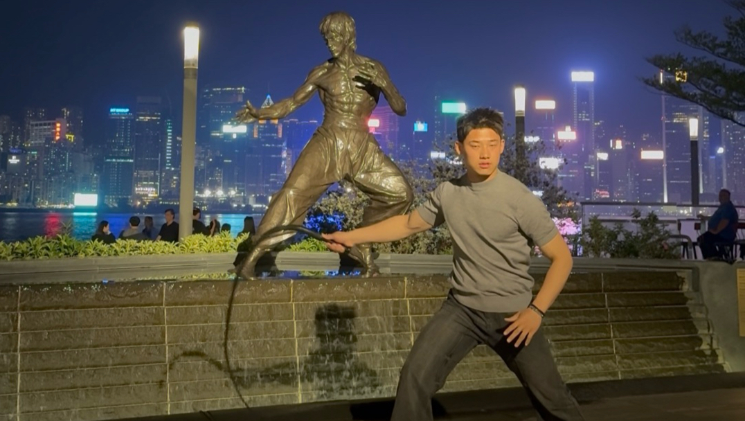 在响彻全世界的男人面前，我也响一下