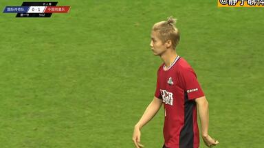 鹿晗踢前锋对位<em class="keyword">普约尔</em>，面对世界球星队，中国明星队竟然赢了？