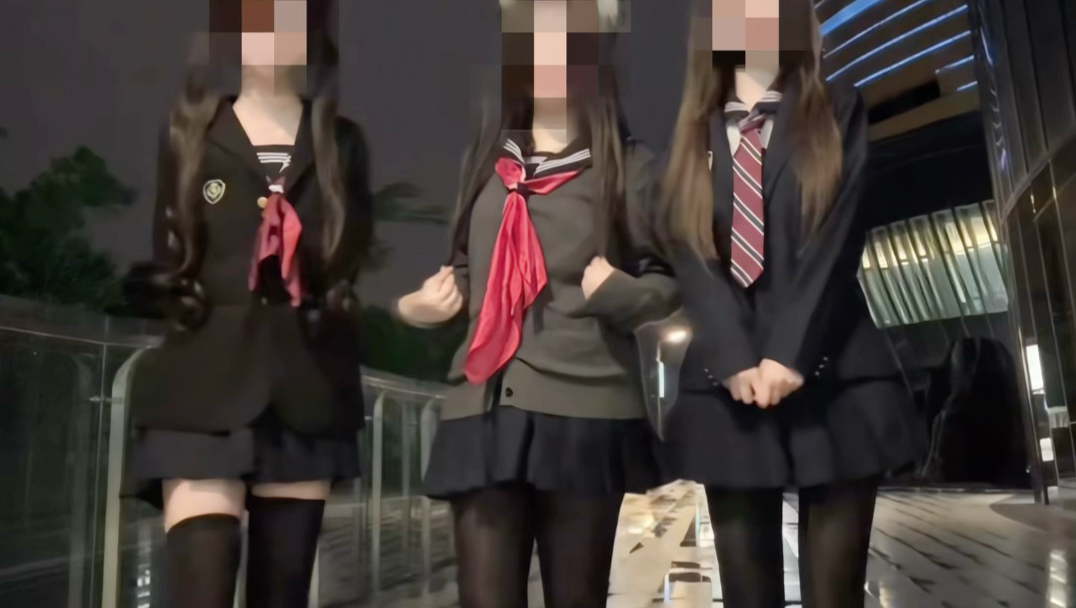 学姐们高尔夫瘾犯了
