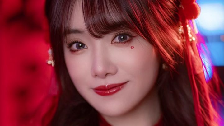 小钰的目光对视挑战