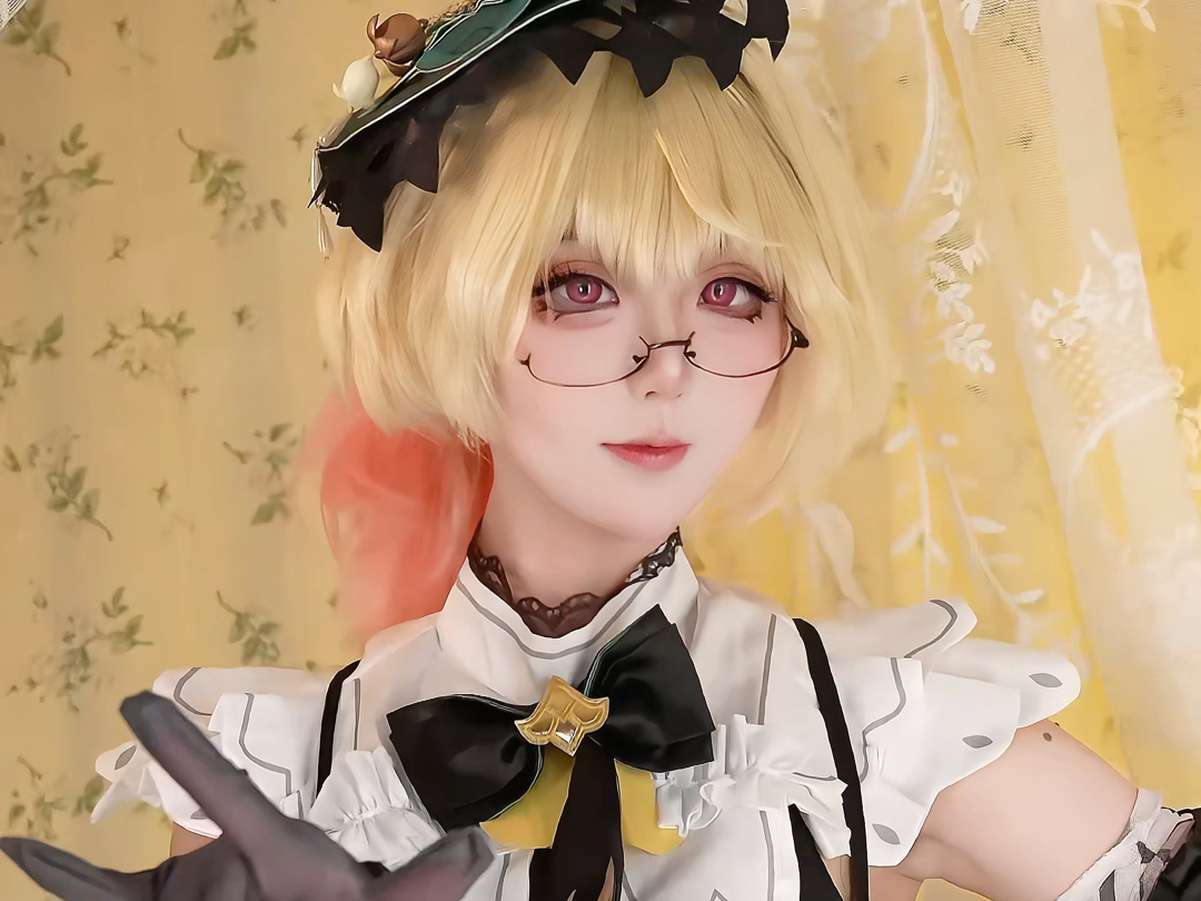 Auntie Emilien is here. You smell good, brother.