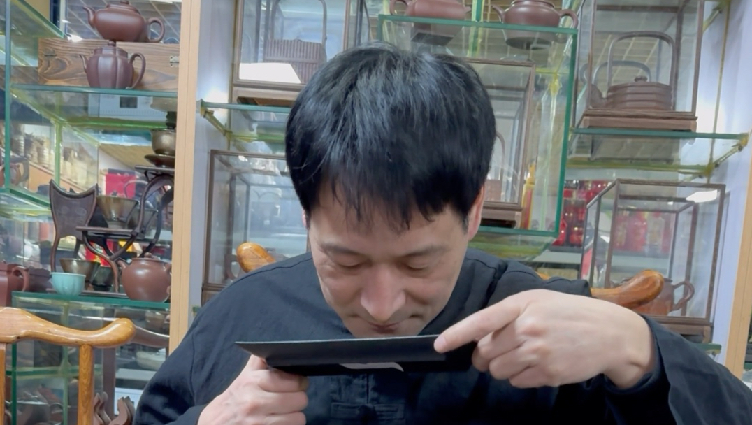今天给老陈做的《凉拌茶叶》，老陈：“好吃，爱吃”