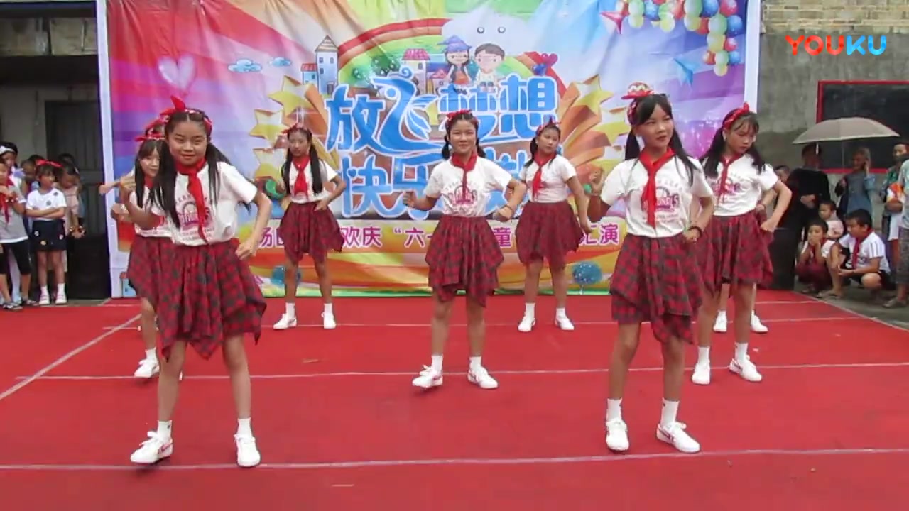 杨田小学2018年六一儿童节六年级爵士舞我最红