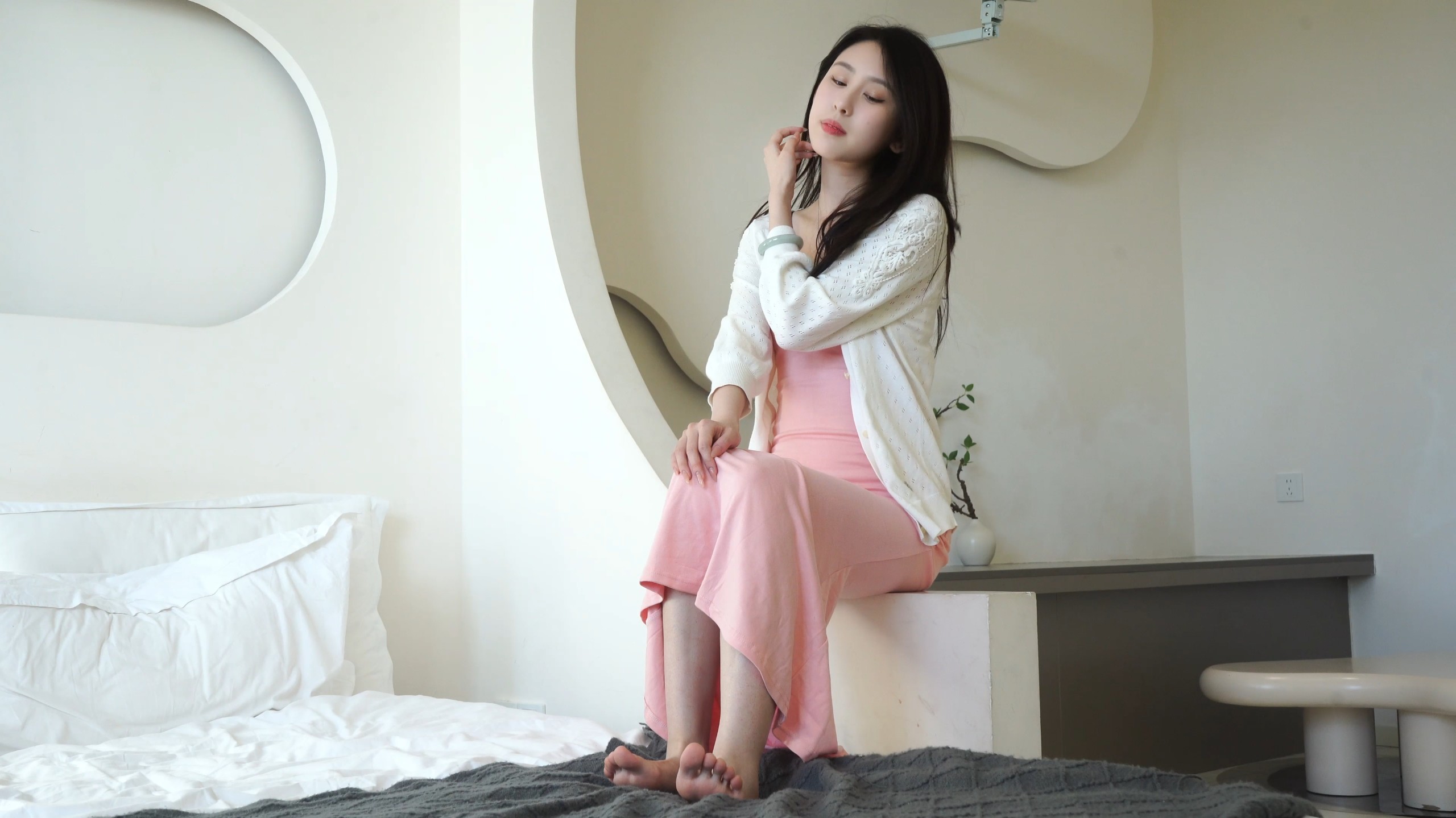 [4K] yaya 粉色连衣裙加白色船袜