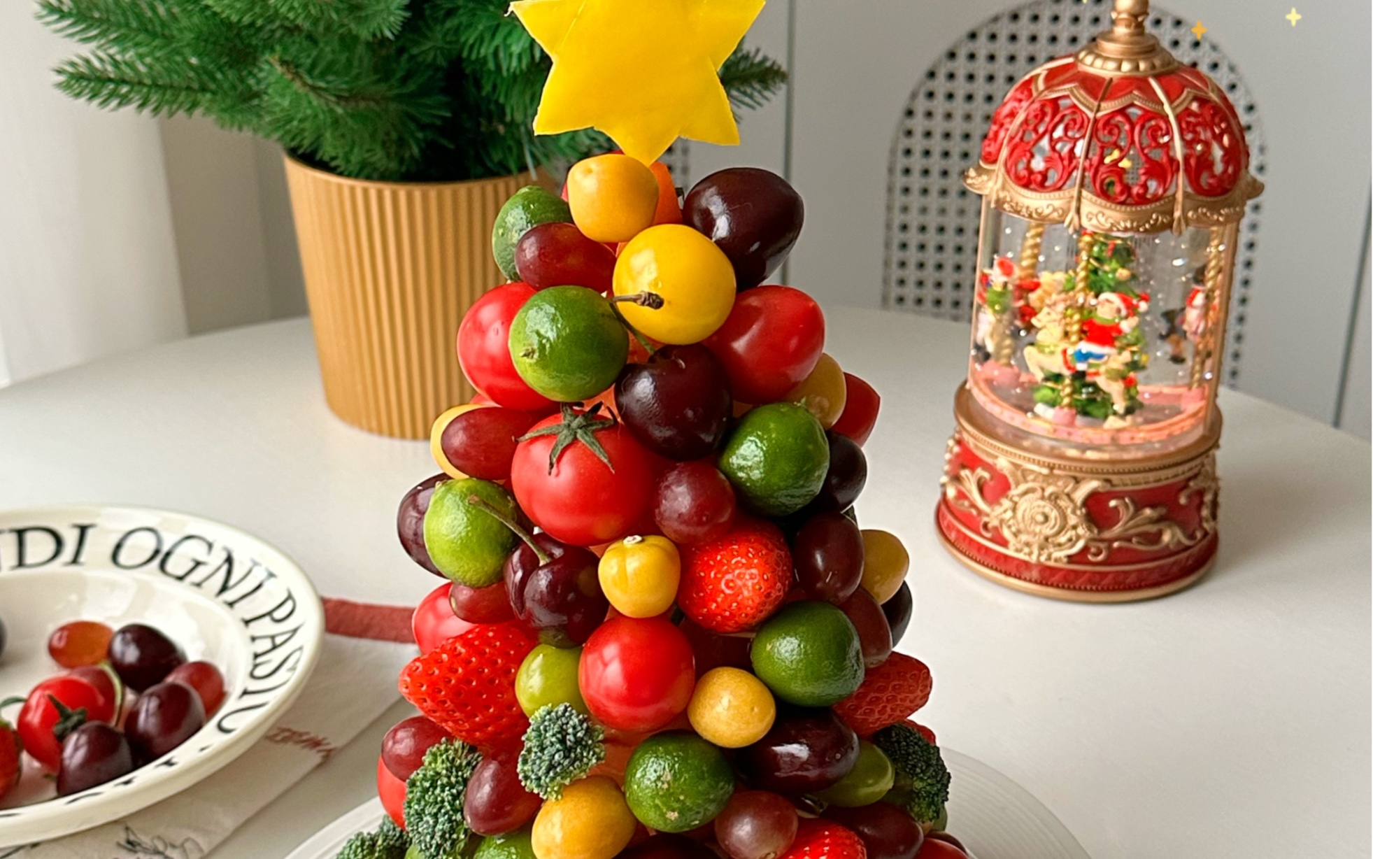 水果圣诞树怎么做_水果圣诞树的做法_豆果美食