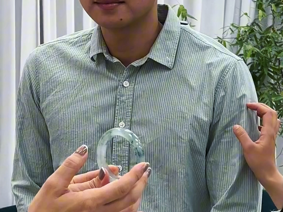 秉持正道，方能无愧于心#缅甸翡翠 #珠宝首饰 #树树珠宝定制 #爱情