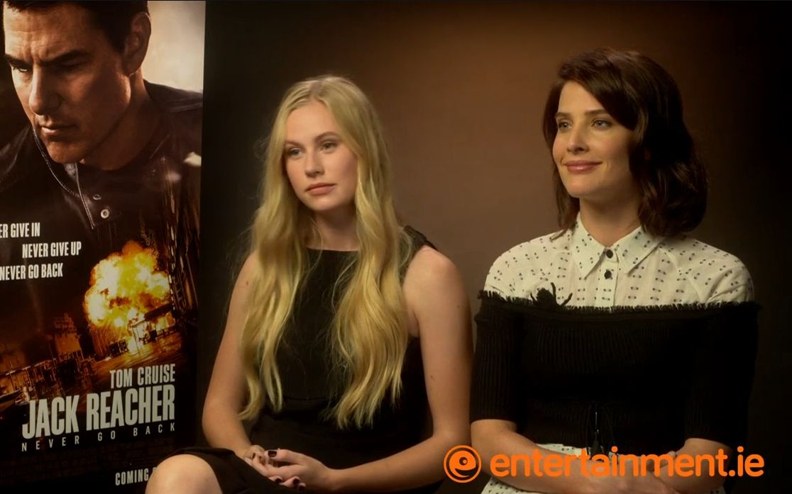 【双语字幕】cobie smulders and danika yarosh talk jack reacher