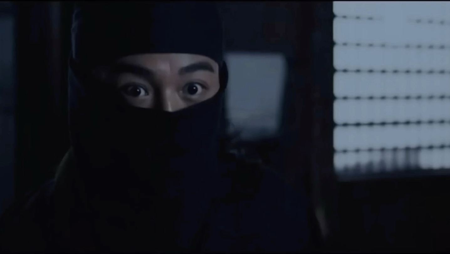 蒙面刺客夜晚潜入