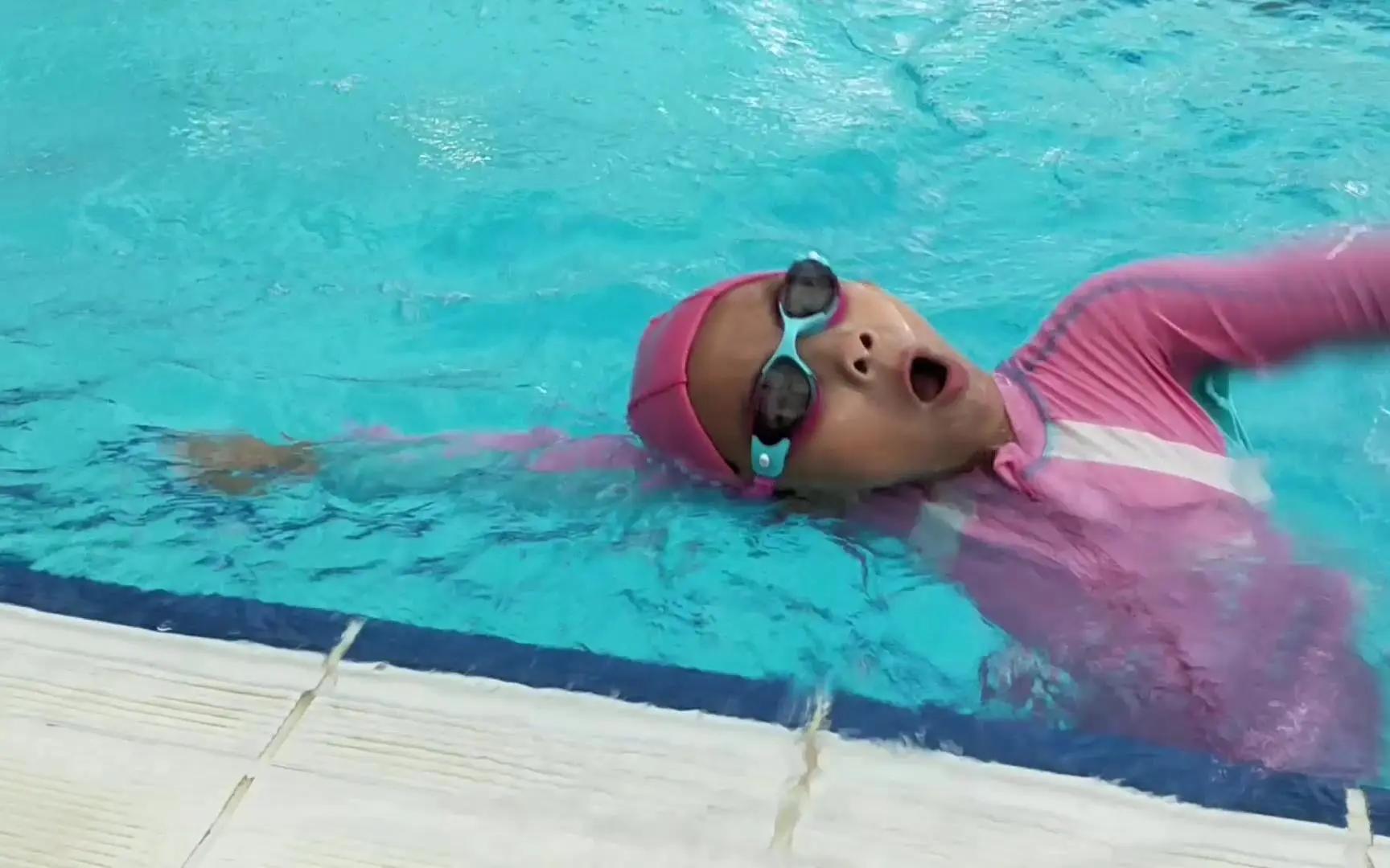 刘坚强儿童学《儿童学游泳·番外》自由泳教学视频，游泳的技巧与方法，自由泳换气技巧