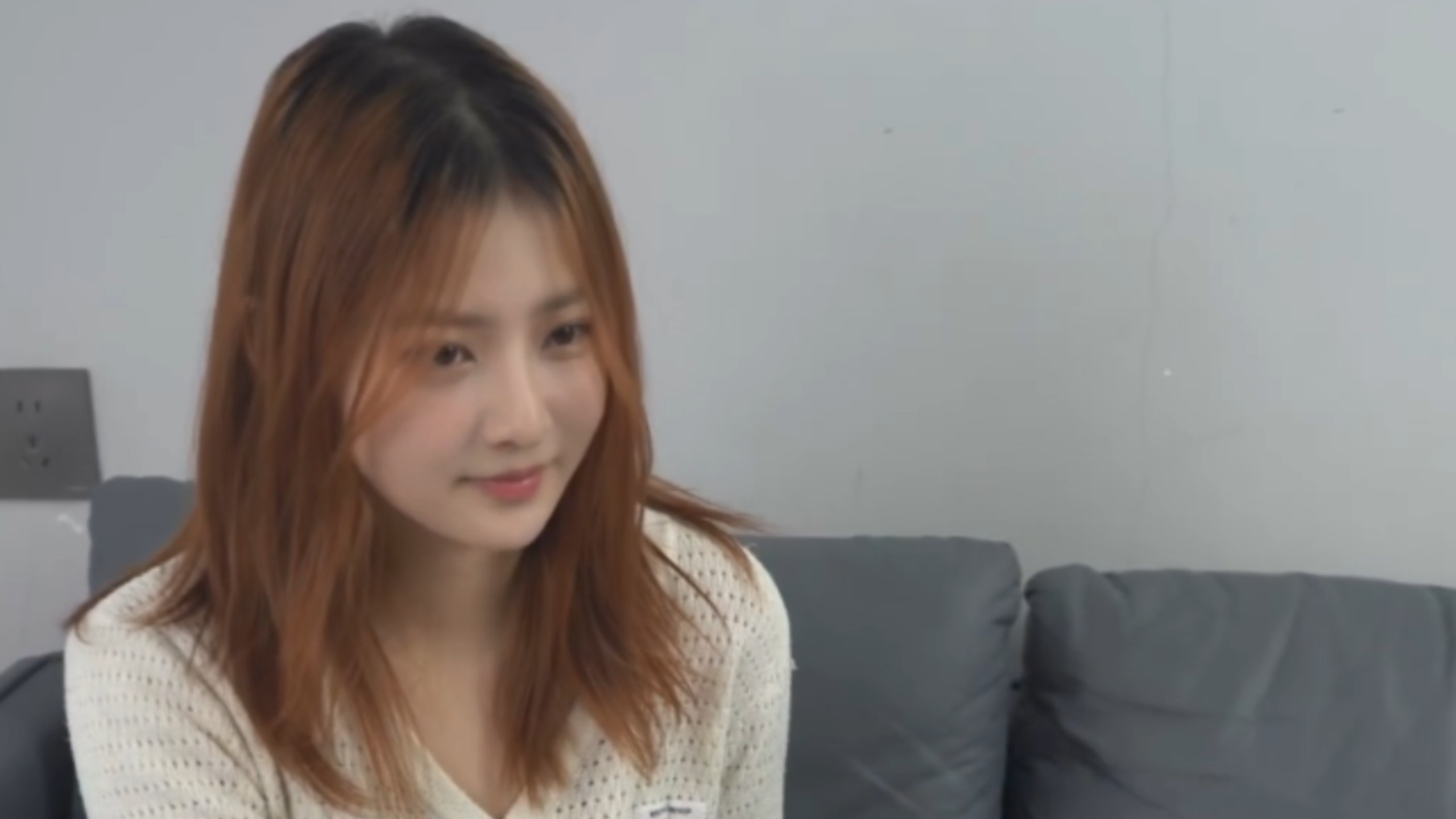 今日份肉丝短裤美女，值得喜爱，校花美女摄影，纯享版！