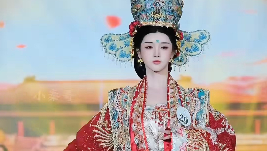 #汉文化复兴从衣冠入手 亚洲选美小姐汉服比赛#亚洲选美 #明制汉服