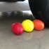 汽车碾压玩具和灌水气球的瞬间