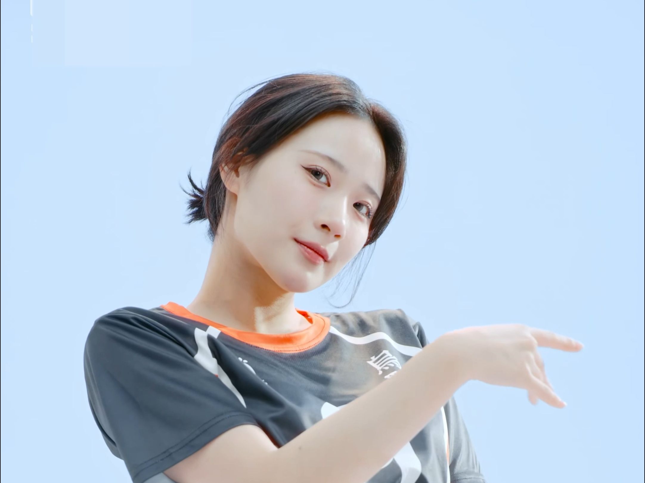 AOA short hair