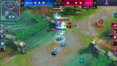 赛场再现<em class="keyword">踏雪无痕四</em>刀关,虐泉劈掉人团灭,推掉水晶