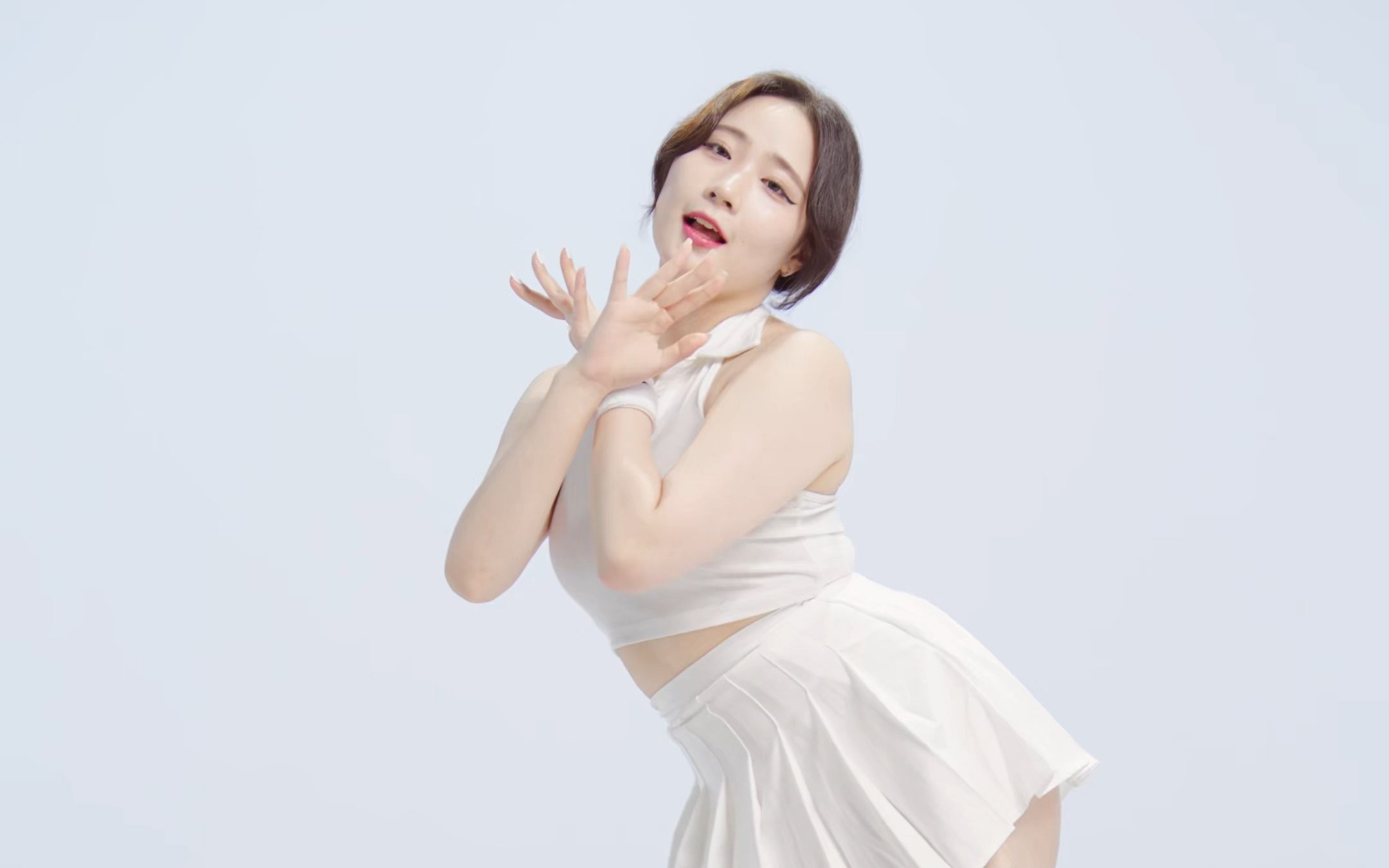 Jung In, heart attack, white dress