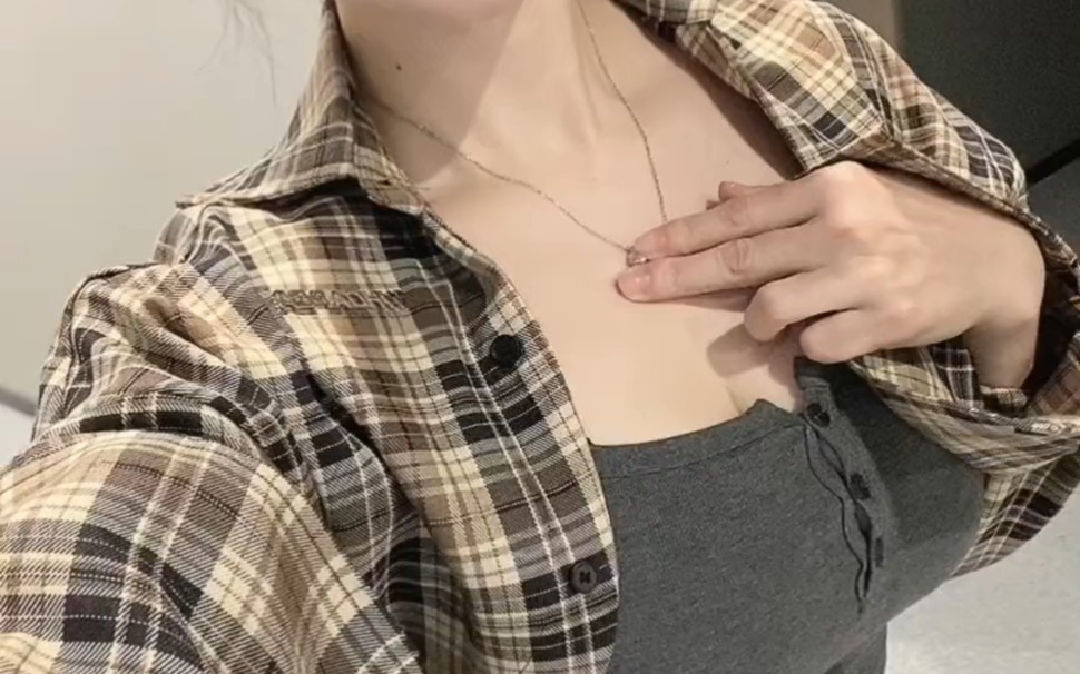 What do you think? Do you think I look good in this dress?