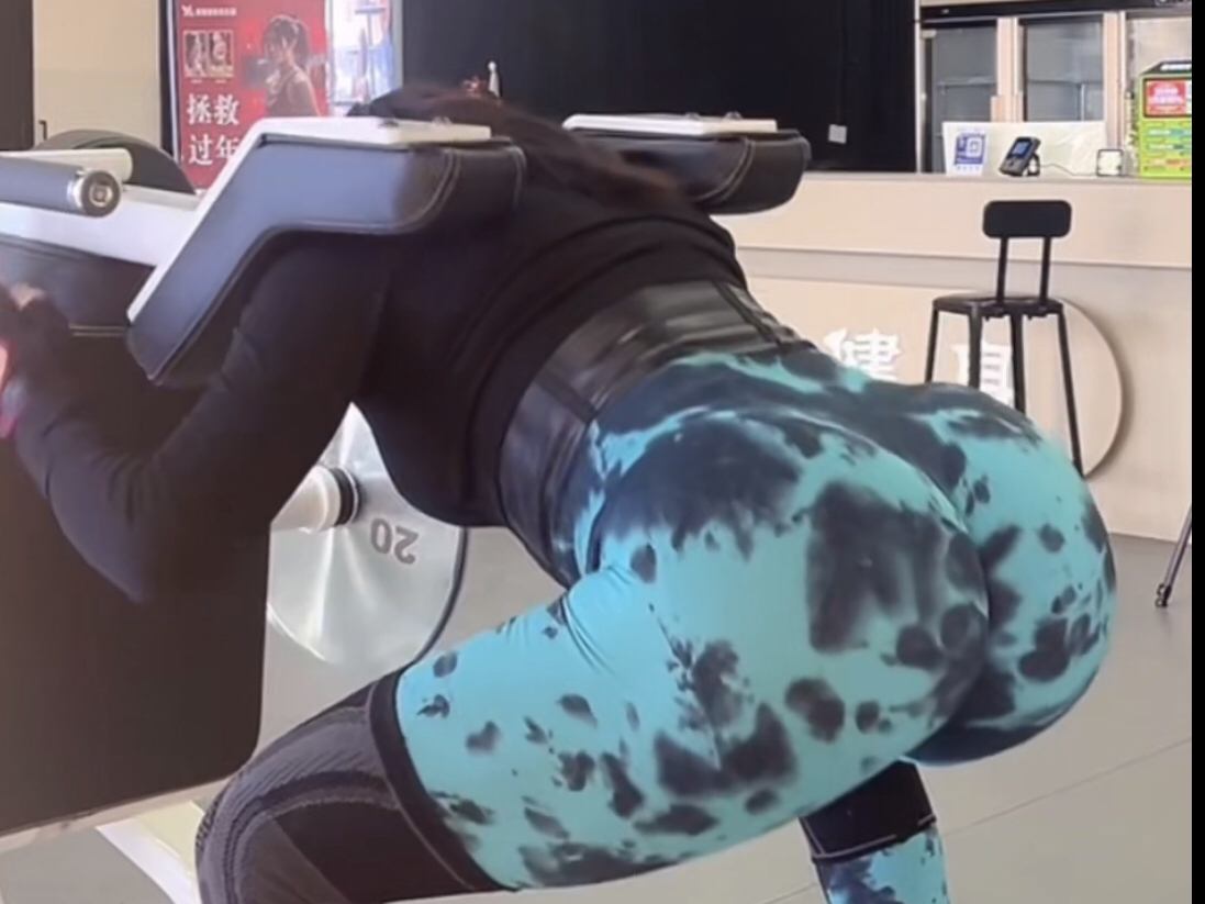 Yams 🍑 - Gym Hack Squat, Hard Pull Glute and Leg Workout