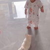 法斗挑逗人类幼崽