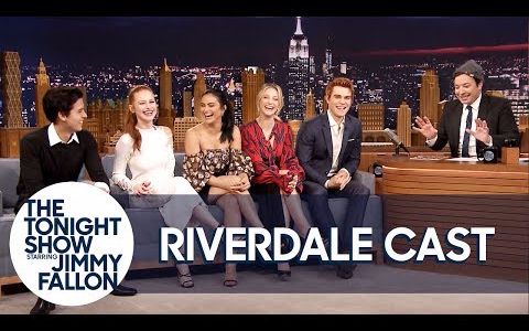 吉米肥伦今夜秀thecastofriverdalegivesjimmyfallonhisownjughead