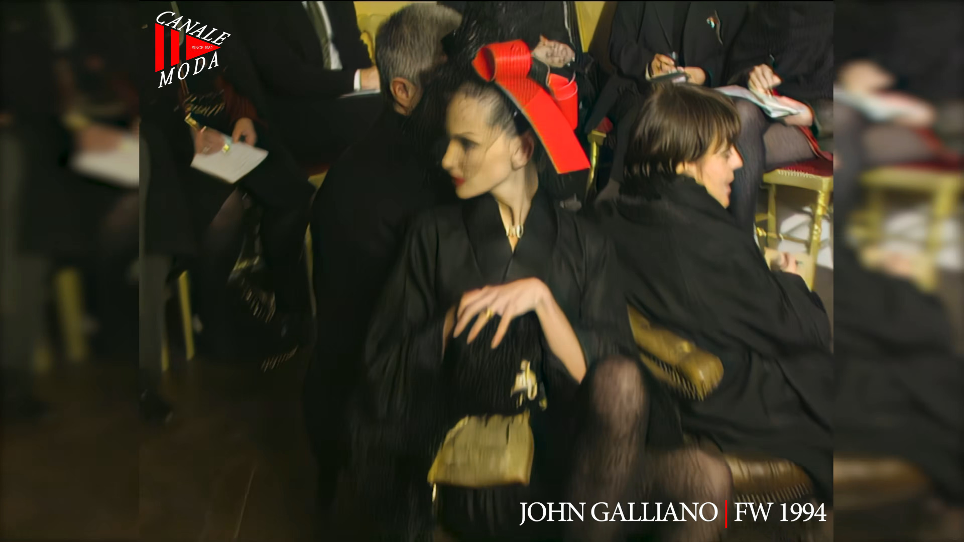 JOHN GALLIANO Fall Winter 1994 Paris 4K - Canale Moda