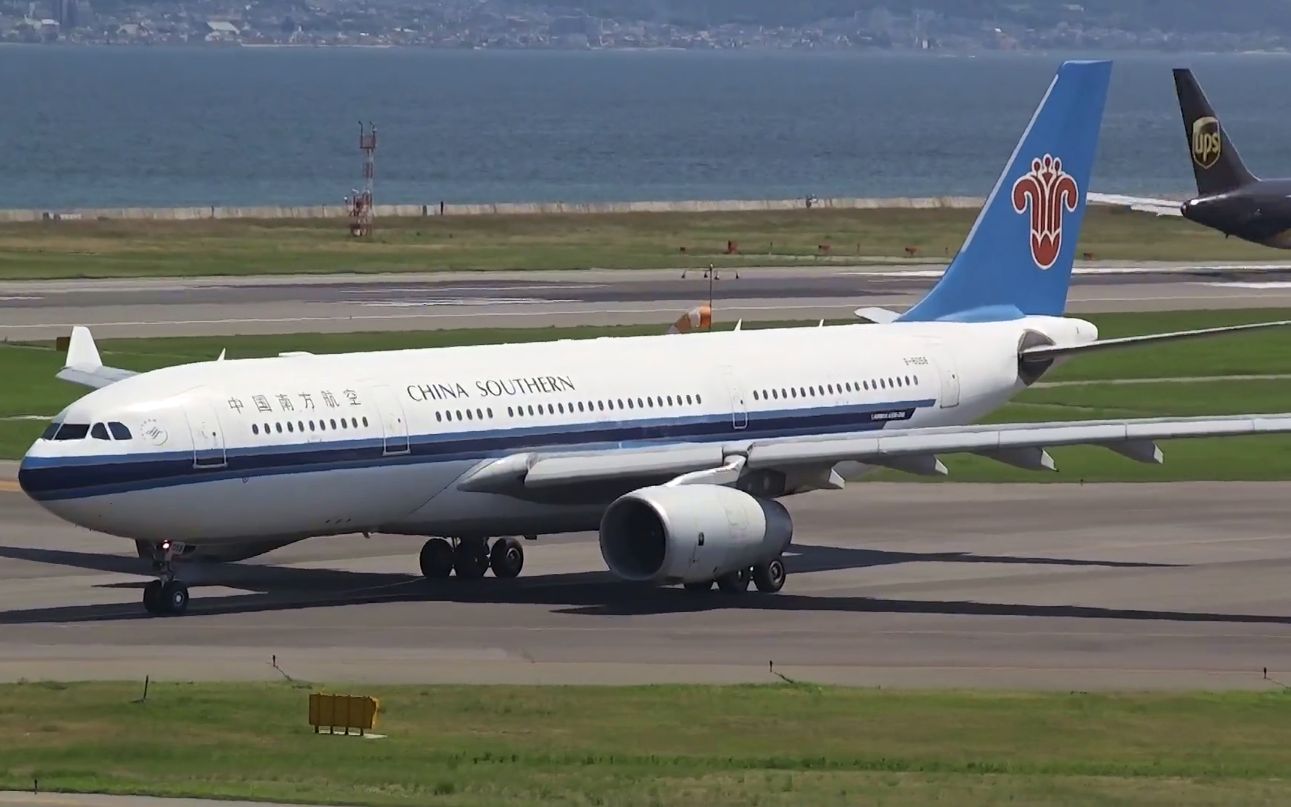 中国南方航空空客a330200b6058大阪关西国际机场起飞