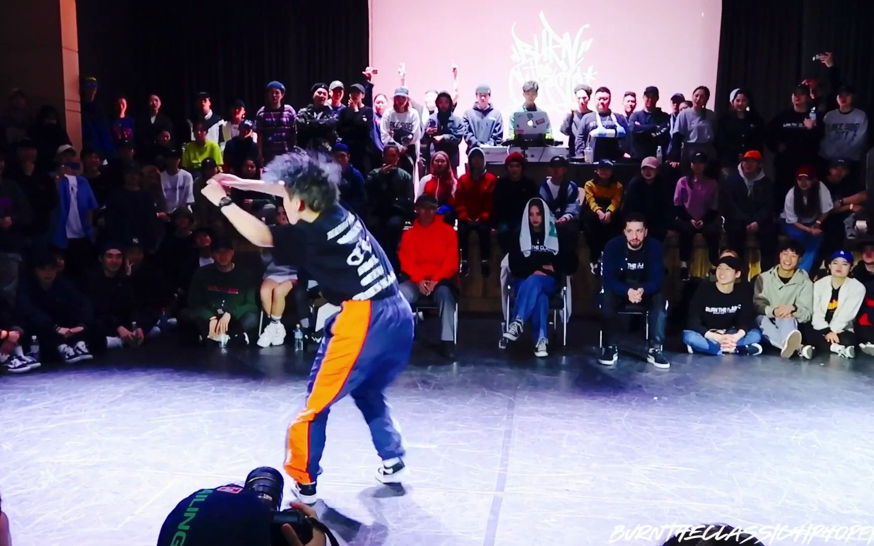 Maika vs (Wise) 2019 burn the classic hiphop side final 16round (8)