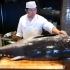 【日本美食】超爽巨型蓝鳍金枪鱼切割秀！生鱼片做海鲜丼