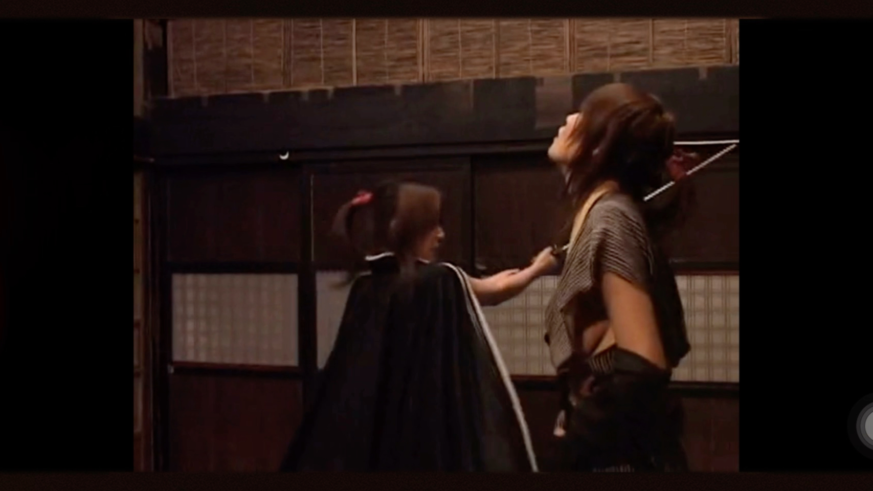 女忍者惨遭割喉