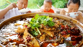 回锅鱼做法步骤 11909412a942813fc4cd69d67a1a1d4bbe5f8656.jpg@280w_158h_1c_100q.jpg