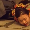 贵人犯错被打屁股，痛的哇哇大叫