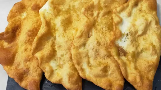 菜饼子，月亮饼，荆门早餐店一道美味的早餐饼，配一碗粥太好吃了