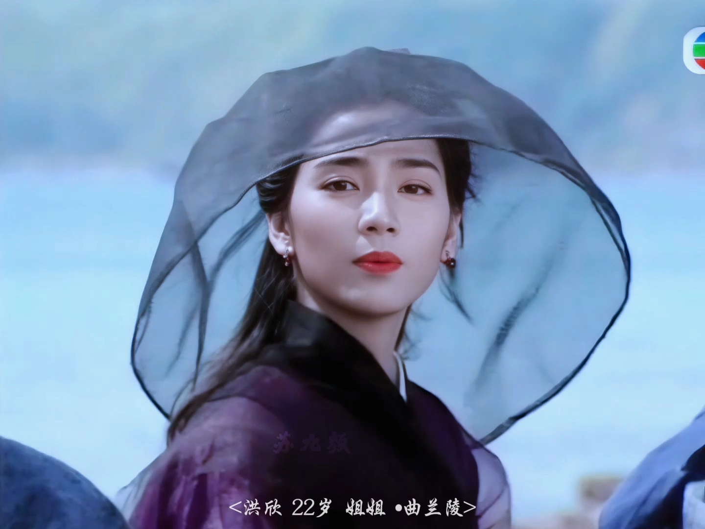 姐姐已经够漂亮了，可妹妹出现时还是被惊艳到了，温兆伦也不知道该怎么选了