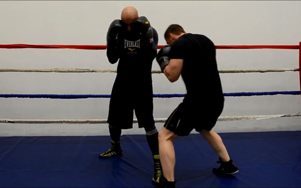 【Everlast 新手教程】16 最被低估的拳击步伐：变向