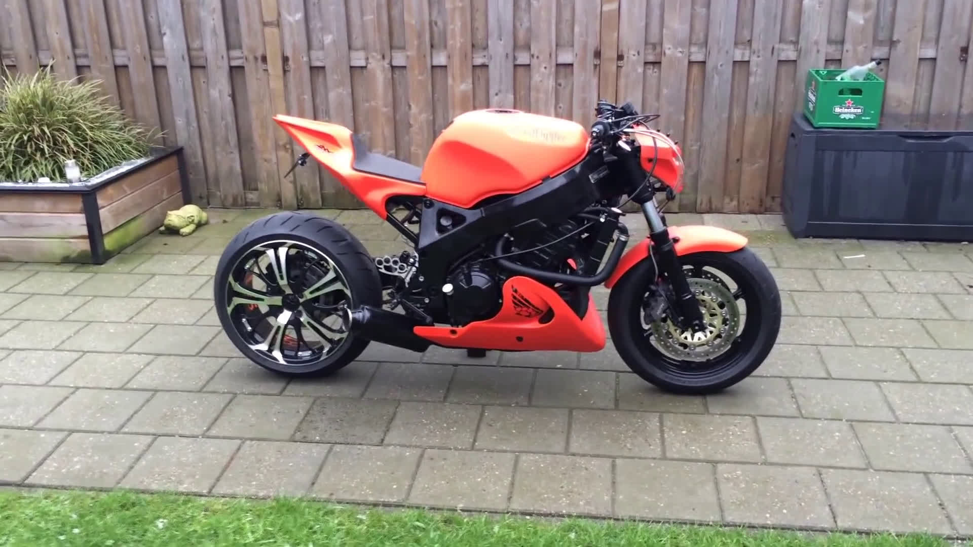 本田 Honda Cbr 900 rr streetfighter